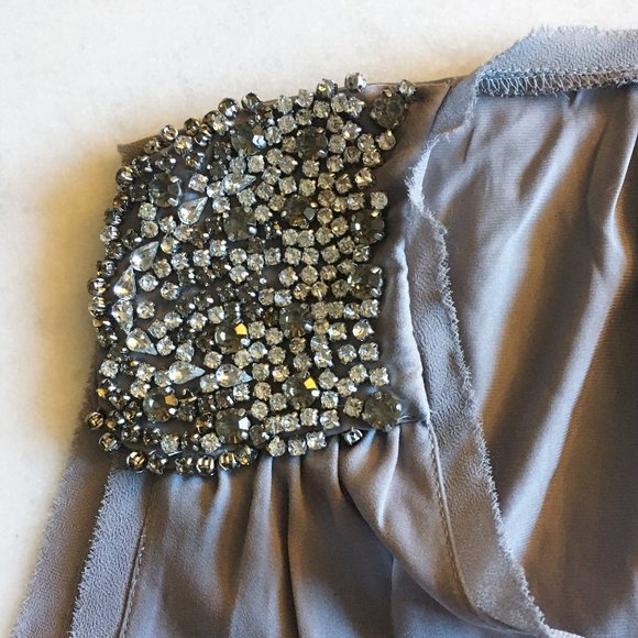 Banana Republic grey sleeveless v neck top, relaxed fit, embellished shoulders - Picture 7 of 7